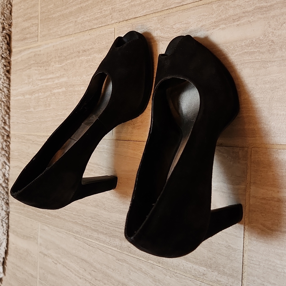 Peep toe heels
